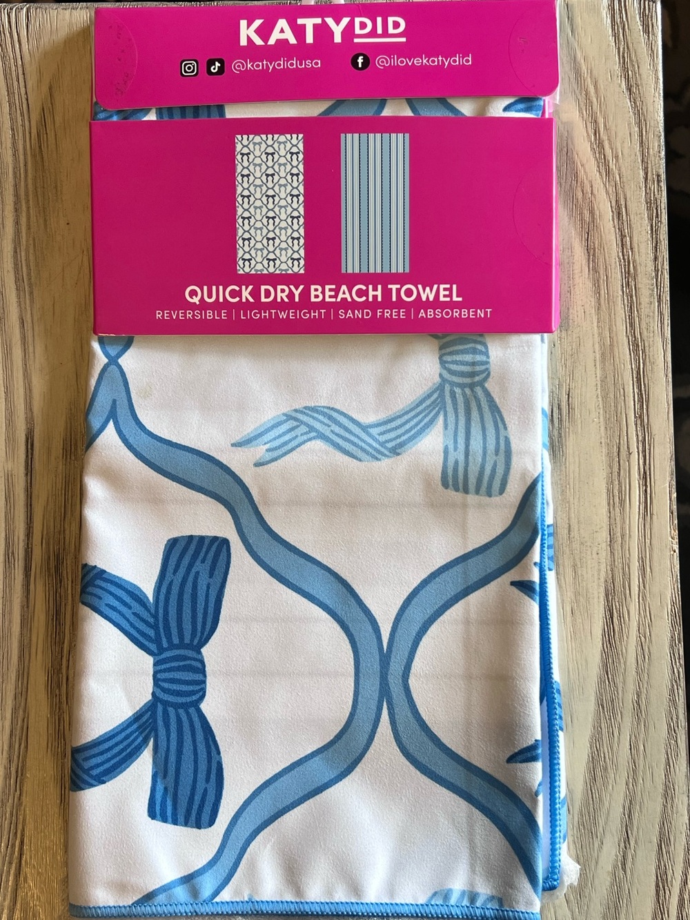 KatyDid Mini Bow Quick Dry Beach Towel Blue White Reversible NWT